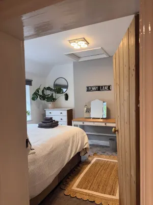 Weighbridge House – 4-Bedroom Canal-Side Cottage in Tardebigge Hôtels à : Bromsgrove