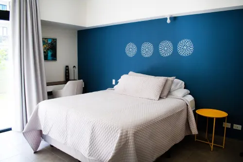 Luxury Condominium (Condo) - Pom House