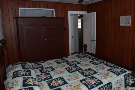 3RD FLOOR APARTMENT FOR 30 DAYS OR LONGER STAYS ONLY