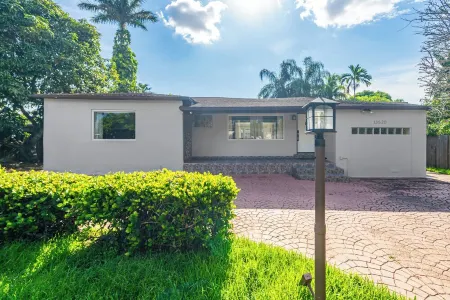 Spacious 3BR Home with Oversized Pool & Backyard