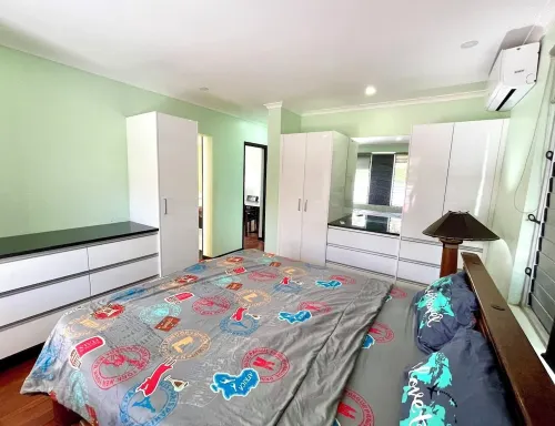 Affordable Apartment for Family / Friends  3 Bed Room .