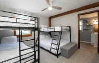 Cozy Coastal Cove II, 2-bedroom apartment with AC, WiFi in welcoming Salisbury Hotels in Salisbury