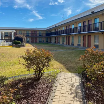 Quality Inn Elizabeth City Near University Отели в г. Паскуотанк