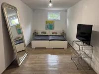 Modern and cozy apartment with 2 bedrooms "a stone's throw from Hamburg" Hotel a Hasloh