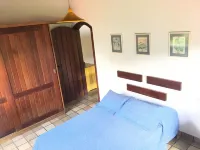 Meeting of the Waters. Large, furnished house with swimming pool. Contact with nature.