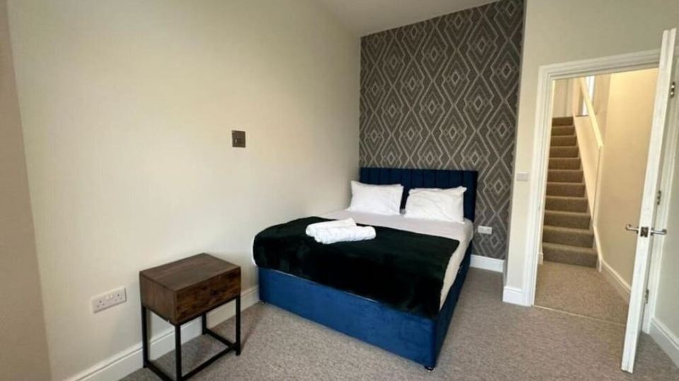 Central Hove 2 Bedroom Flat BN310FIR06