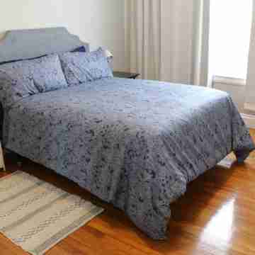 Boston Getaway, Easy City Access: Spacious 5-bedroom Rooms