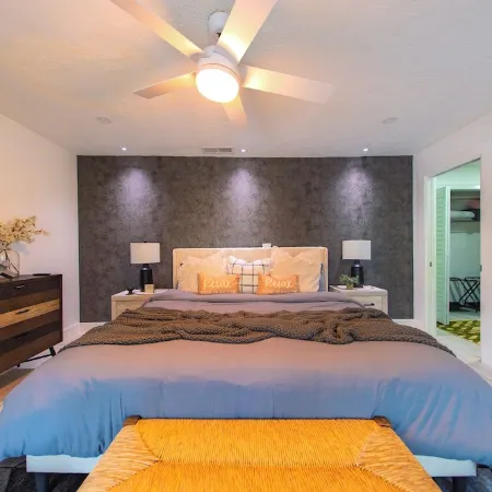 Heated Pool Sleeps 14-Near Srq, Ami, Beaches-Game Room-Outdoor Fun-Bunk Bed