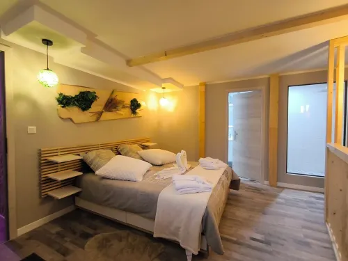 Paradise and Love Room! Magnificent apartment with private spa room.