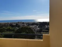 1-bedroom studio with sea view. Ideal for 2 adults and 1 child.