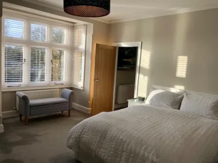 Stunning 2 Bed Georgian Apartment