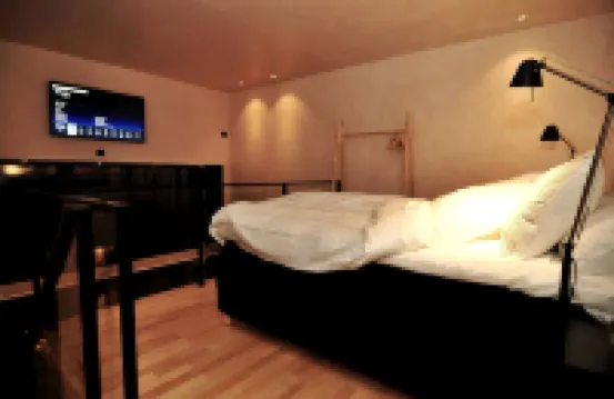 Modern Clifftop Cabin Rental on Lake Vättern in Sweden Hotels in 