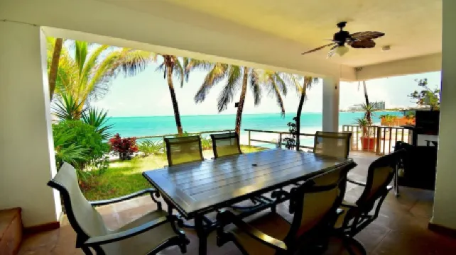 Villa Frente AL MAR muy Cerca de Todo