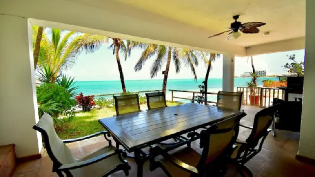 Villa Frente AL MAR muy Cerca de Todo