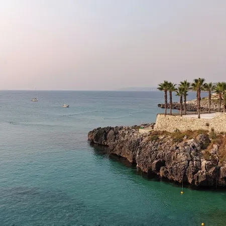 Apartment with sea-view balcony from which to admire magical sunrises.