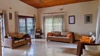 Charming 3-bedroom house in enchanting Aburi with WiFi, AC