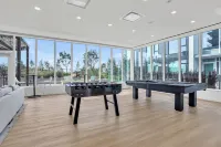 New condo! Great amenities, near Skytrain! - Alloggi