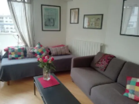 Nantes on foot! Downtown! Sunny 2-room apartment with terrace.