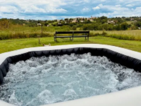 Vue Épique : Gîte Magnifique Hotels in Capdrot