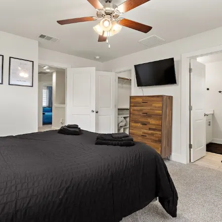 Charming 3-bedroom Townhome conveniently located in Georgetown