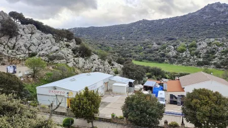 La Sima Rural Tourist Housing Отели рядом с достопримечательностью «Ruta del Amor (Setenil de las Bodegas)»