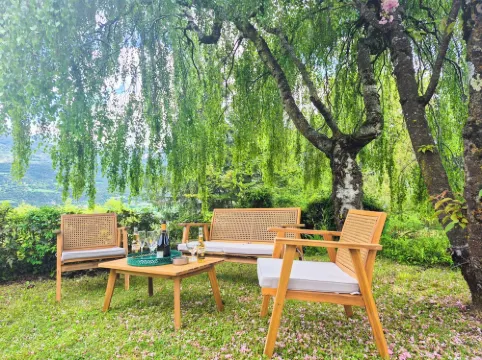 Welcoming chalet for 10/12 people in a quiet area close to the town center 昂布蘭酒店