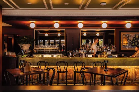 The Strand Hotel Отели в г. Darlinghurst