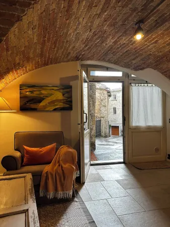 Cozy, Artistic One-Bedroom Retreat in Todi- Ground Floor Charm at Nido di Gufi