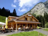 Newly renovated vacation apartment in alpine chic style directly on the Grossen Mythen Hotels in 