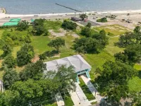 Long Beach Bungalow-3Br/2 bath Hotels in Long Beach