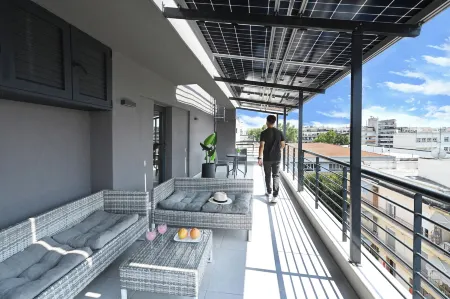 Icon Urban Living Отели в г. Пилеа-Хортач