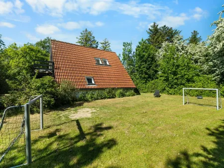 "Sunna" - 1km from the sea Отели в г. Humble