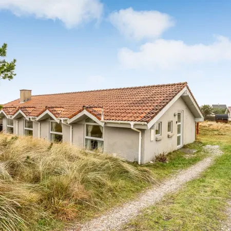 "Annemone" - 600m from the sea