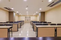 Alivaa Hotel Gurugram Sohna Road City Center - Bãi đậu xe