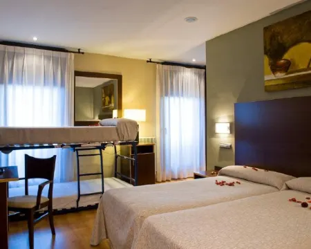 薩比納尼格城市酒店 韋斯卡省酒店