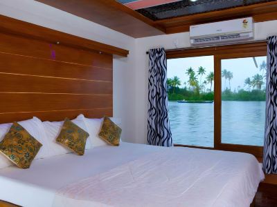Sreekrishna Houseboat C/o Sreekrishna Ayurveda Panchakarma Centre