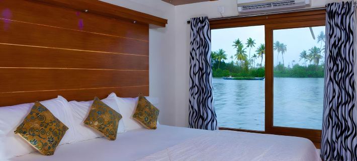 Sreekrishna Houseboat C/o Sreekrishna Ayurveda Panchakarma Centre アレッピーのホテル