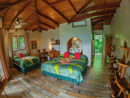 Lost Iguana Resort and Spa Отели рядом с достопримечательностью «Tabacon Hot Springs»