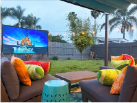 Moonlight Cinema - 15min to Beach