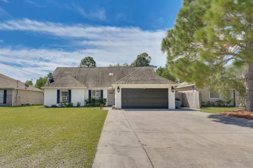 Destin Villa w/ Patio ~ 2 Mi to Miramar Beach! - Villas