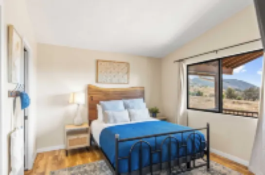 風景甲板帶日落景觀靠近特曼庫拉酒莊Estrada Ranch by Avantstay 彩虹酒店