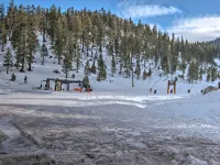Stateline Ski House Walk to Boulder Lift! Hotels in Stateline
