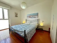 Cozy Sea View Apartment - Huoneistot