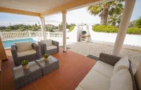 D08 - Bay View Villa in Vale da Lama Hotels in Odiaxere