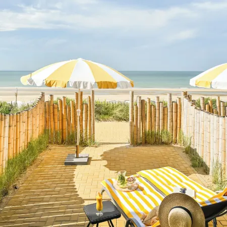 Beachhouse Hotel Отели рядом с достопримечательностью «Пляж Зандворт»