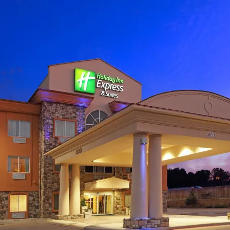 Holiday Inn Express & Suites MARSHALL by IHG