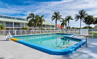 Howard Johnson by Wyndham Vero Beach / Downtown