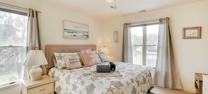 Hot Tub and Fire Pit Outer Banks Family Getaway! Hotels in Dare County