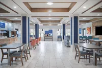 Holiday Inn Express & Suites Pratt Các khách sạn ở Pratt