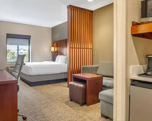 Comfort Suites Florence - Cincinnati South Hotels in Florence